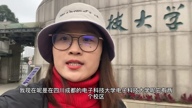 贴片电阻的额定功率可以通过以下公式进行计算：